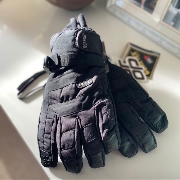 DROP Other - NWT DROP Winter Gloves w Removable Liner